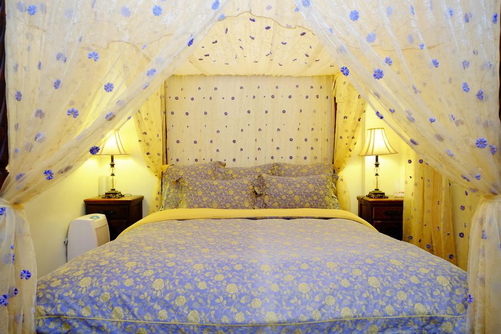 Moon House B&B Хуалянь Екстер'єр фото